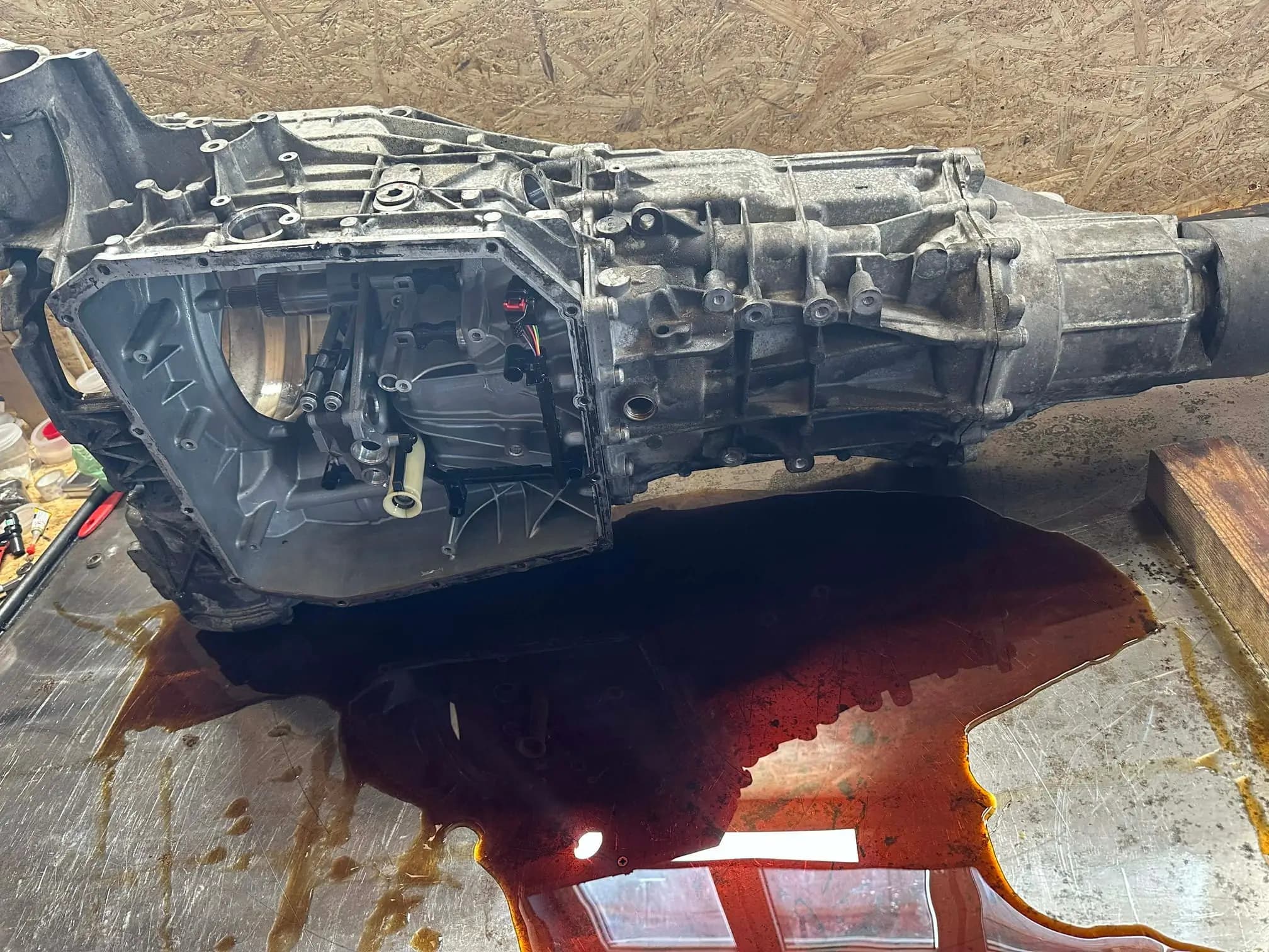 Skrzynia 0B5 S-Tronic DL501 Audi - widok boczny