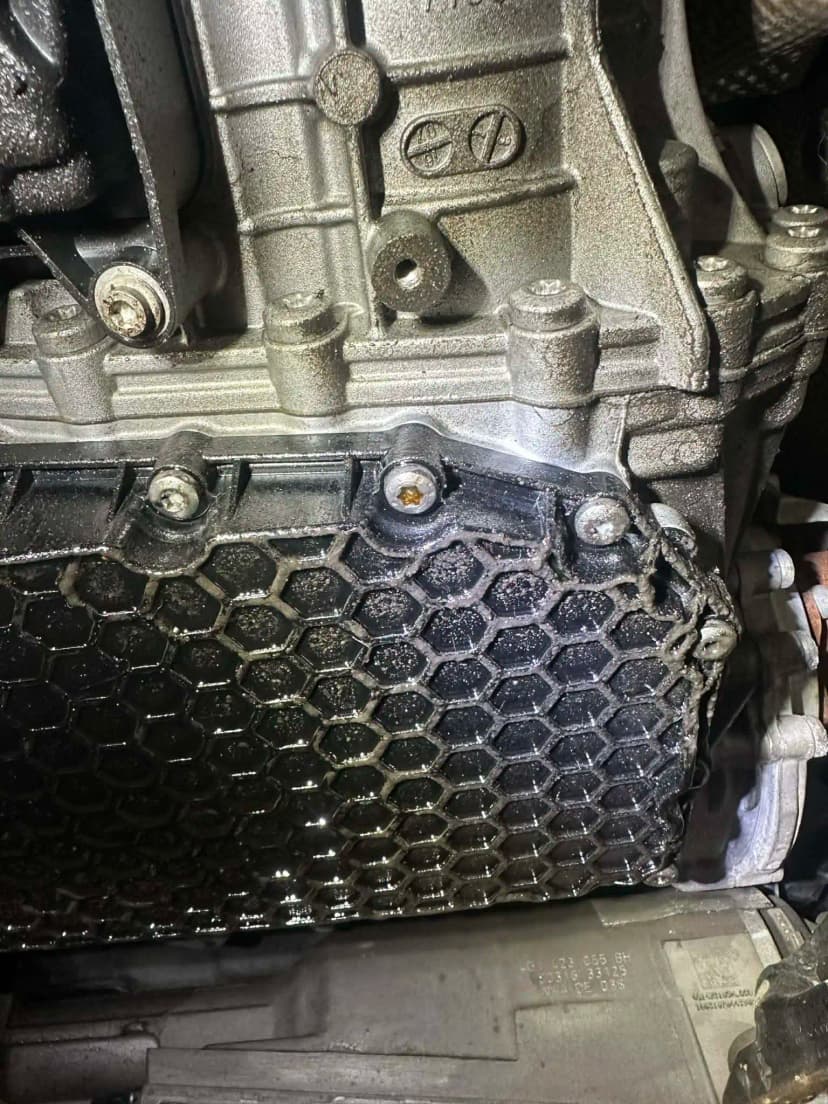 Skrzynia 0CK po serwisie – nowa miska olejowa zamontowana i szczelna