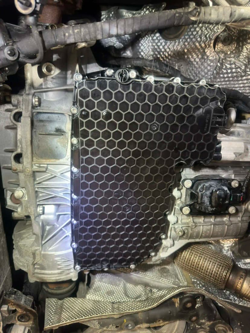 Nowa zamontowana miska olejowa skrzyni 0CK – widok po serwisie