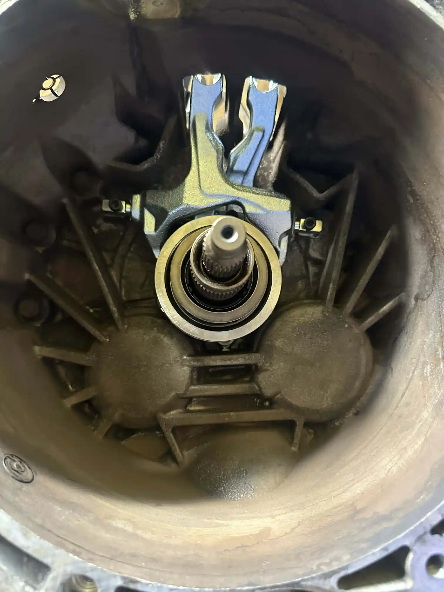 Skrzynia 7DCT - wałki i synchronizatory