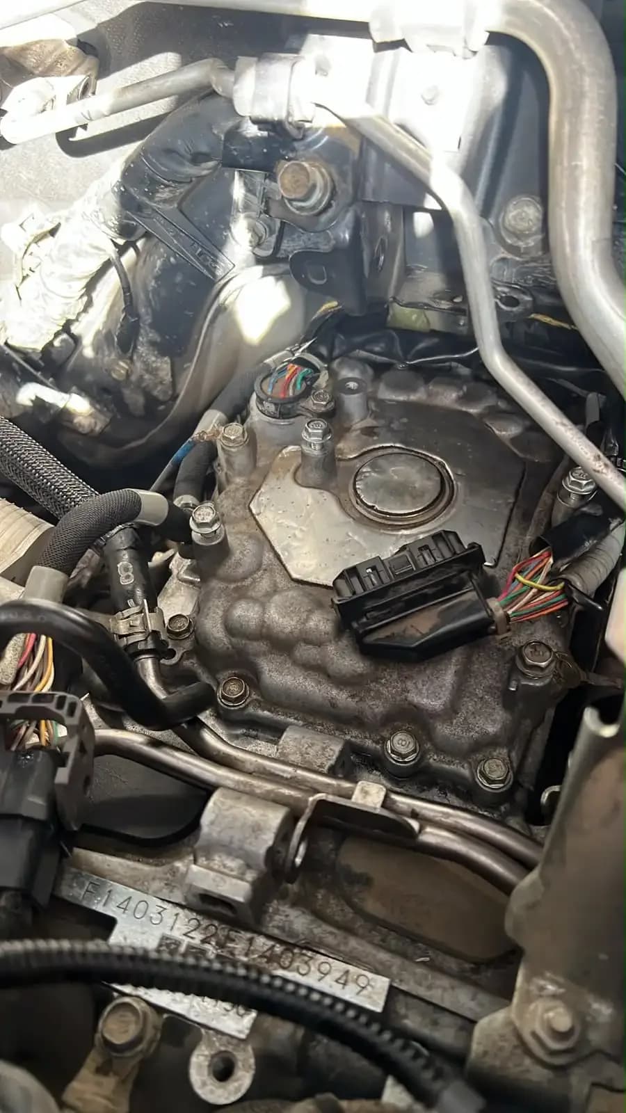 Skrzynia CVT Subaru Lineartronic od spodu pojazdu – złącze wiązki sterownika